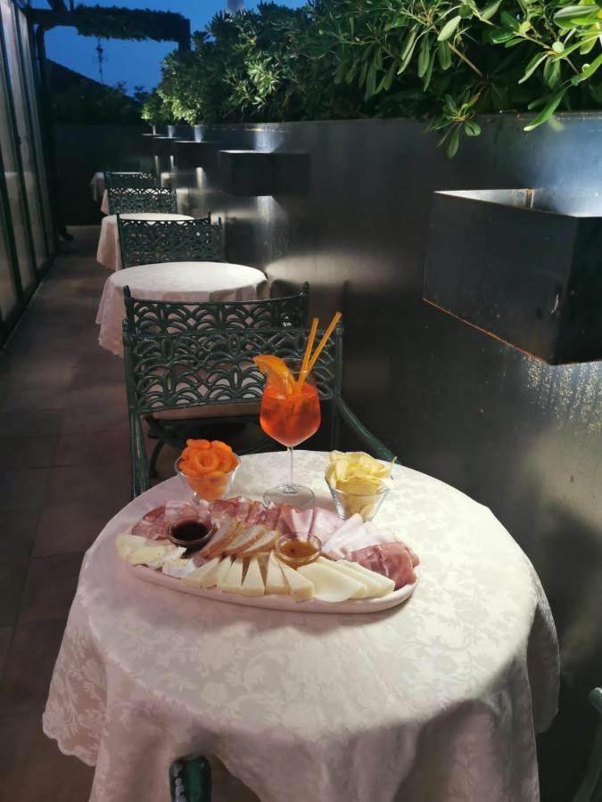 רומא Hotel Palladium Palace מראה חיצוני תמונה